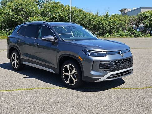 New 2026 Volkswagen Tiguan SE AWD/4WD image 2