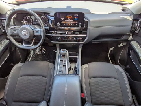 Used 2024 Nissan Pathfinder SV w/ SV Premium Package FWD image 27