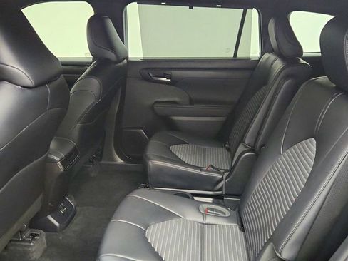 Used 2023 Toyota Highlander XSE image 20