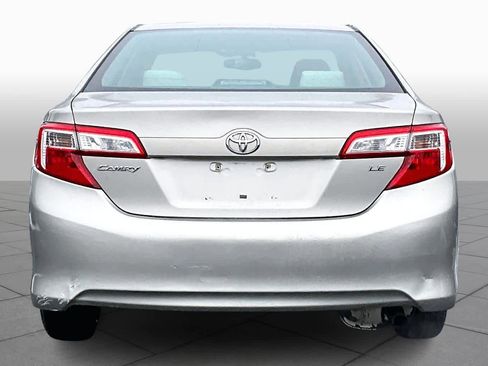 Used 2013 Toyota Camry LE image 4