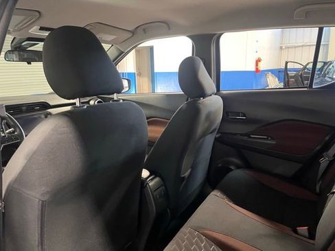 Used 2023 Nissan Kicks SR image 17