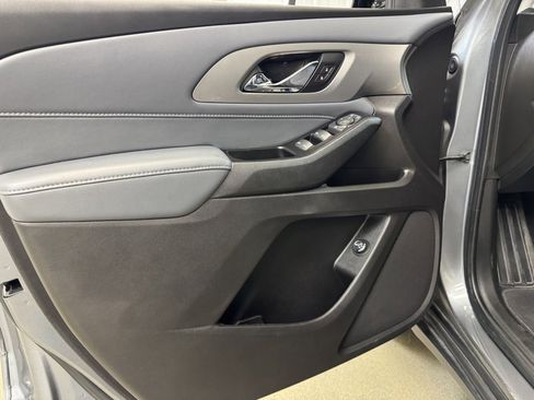 Used 2019 Chevrolet Traverse LT image 8
