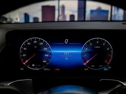 Used 2026 Mercedes-Benz GLB 250 4MATIC image 18