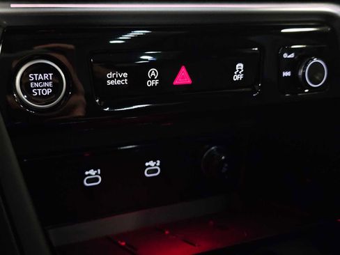 New 2025 Audi Q5 Prestige image 30