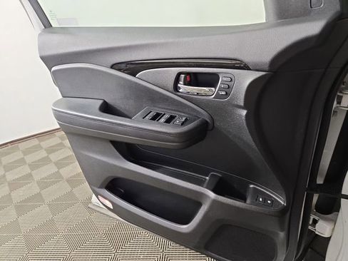 Used 2020 Honda Pilot Touring image 31