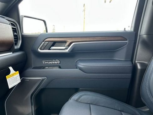 New 2026 Chevrolet Silverado 1500 High Country w/ Technology Package AWD/4WD image 41