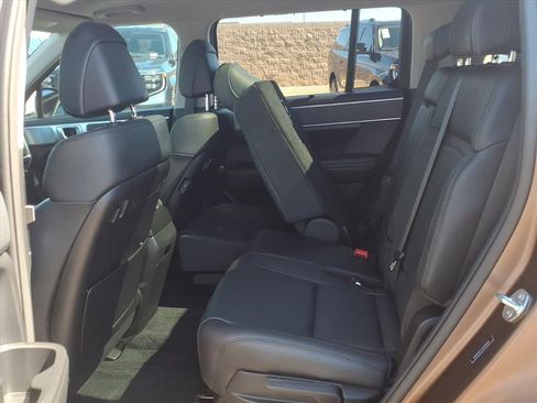 Used 2025 Hyundai Santa Fe Limited image 18