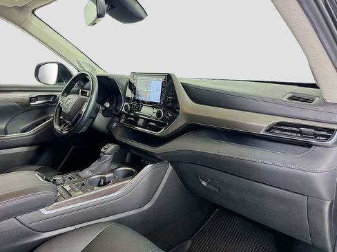 Used 2020 Toyota Highlander Limited image 31