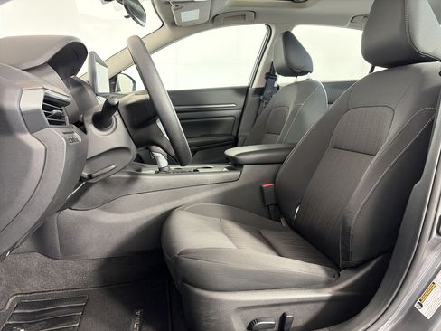 Used 2025 Nissan Altima 2.5 SV w/ SV Special Edition Package AWD/4WD image 6