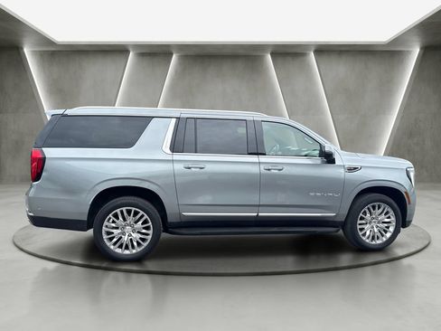 Used 2025 GMC Yukon XL Denali AWD/4WD image 8