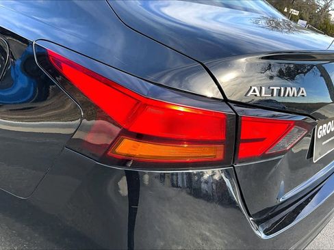 Used 2025 Nissan Altima 2.5 SV image 28