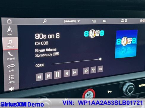 Certified 2025 Porsche Macan image 33