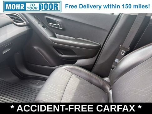 Used 2022 Chevrolet Trax LT FWD image 24