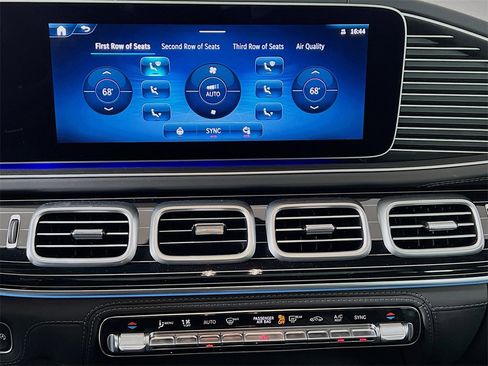 New 2025 Mercedes-Benz GLS 580 4MATIC image 18