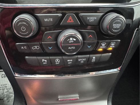 Used 2022 Jeep Grand Cherokee Laredo X image 27