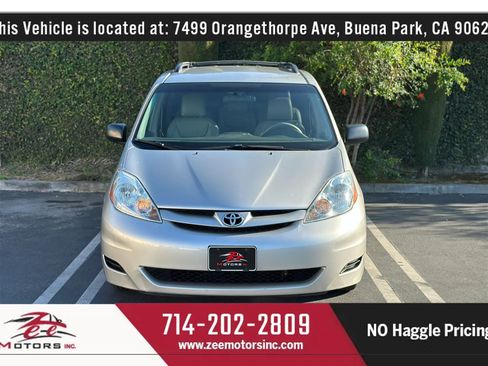 Used 2010 Toyota Sienna LE image 3