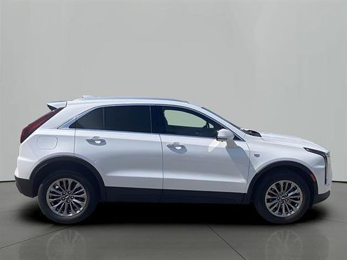 Certified 2025 Cadillac XT4 Premium Luxury AWD/4WD image 6