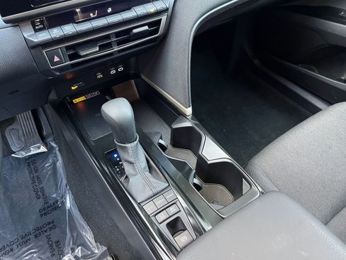 Used 2025 Toyota Camry LE image 37