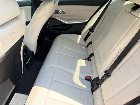 Used 2024 BMW 330i Sedan w/ Premium Package image 27