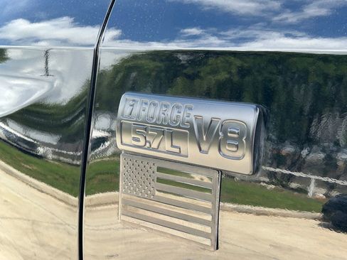 Used 2021 Toyota Tundra SR5 w/ SR5 Upgrade Package AWD/4WD image 15