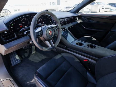 Certified 2023 Porsche Taycan GTS image 4