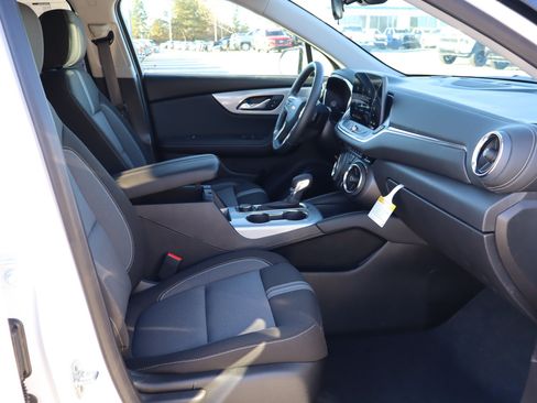 Used 2025 Chevrolet Blazer LT FWD image 27