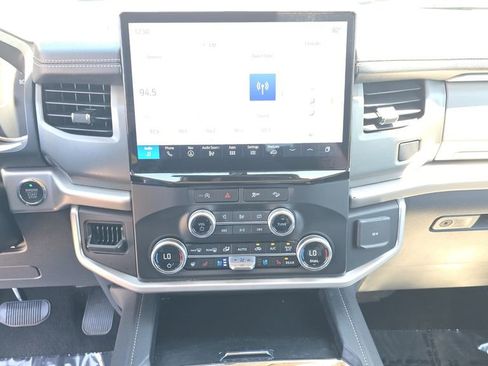 Used 2024 Ford Expedition XLT AWD/4WD image 14