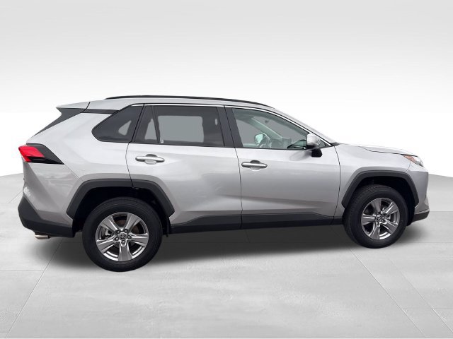 Used 2022 Toyota RAV4 XLE w/ Convenience Package FWD image 6