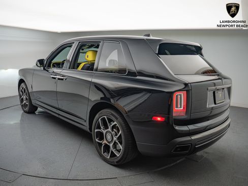 Used 2022 Rolls-Royce Cullinan Black Badge w/ Dark Exterior Package image 14