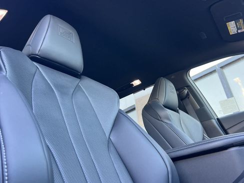 Used 2025 Lexus TX 500h AWD w/ Technology Package image 21