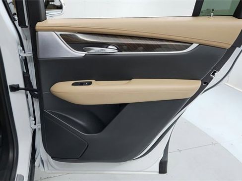 Used 2020 Cadillac XT6 Premium Luxury w/ Platinum Package image 21