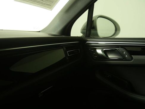 Used 2022 Porsche Macan AWD/4WD image 27