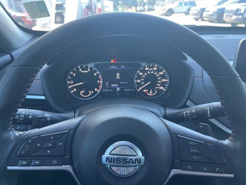 Used 2022 Nissan Altima 2.5 SR w/ Midnight Edition Package image 12