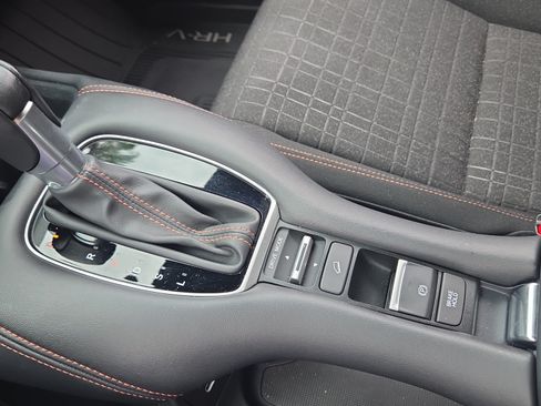 Used 2024 Honda HR-V Sport image 28