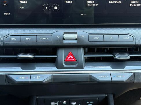 Used 2025 Kia K4 EX FWD image 23