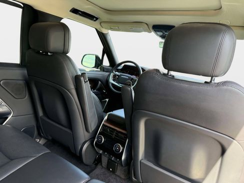 Used 2022 Land Rover Range Rover Long Wheelbase SE image 34