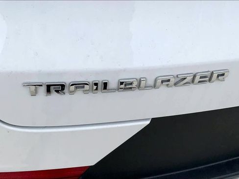 Used 2024 Chevrolet TrailBlazer LT FWD image 10