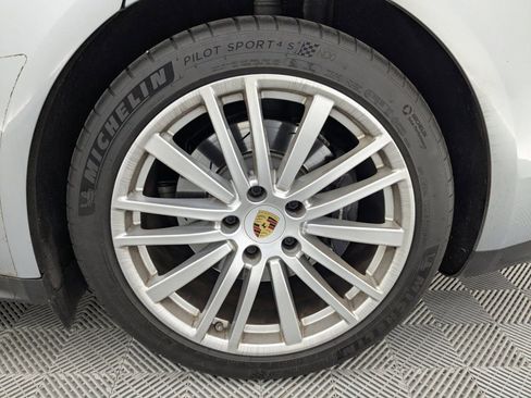 Certified 2021 Porsche Panamera image 19
