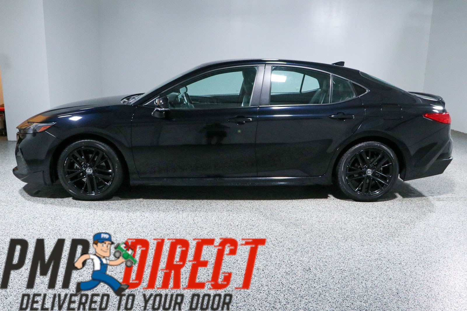 Used 2025 Toyota Camry SE FWD image 10