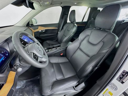 Used 2024 Volvo XC90 B6 Plus image 12