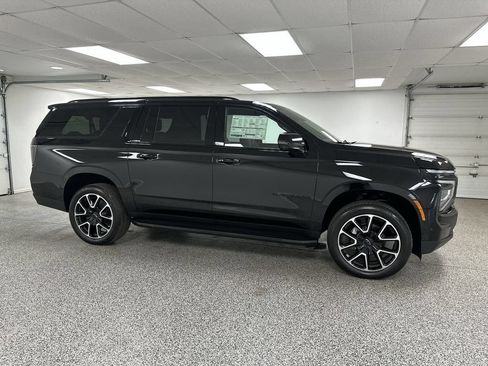 New 2026 Chevrolet Suburban RST w/ Comfort Package AWD/4WD image 1
