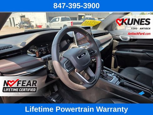 Used 2024 Jeep Compass Trailhawk AWD/4WD image 15