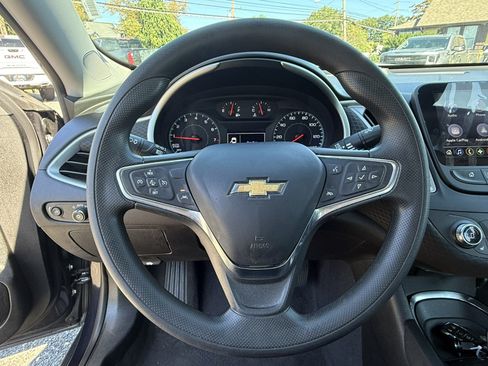 Used 2023 Chevrolet Malibu LT FWD image 18