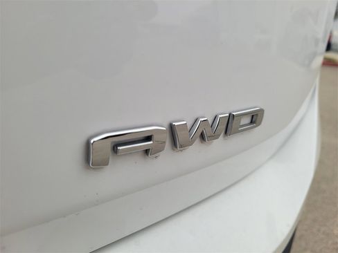 Used 2023 GMC Terrain SLE w/ Driver Convenience Package image 29