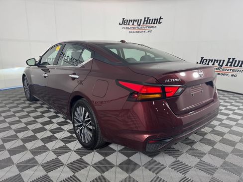 Used 2025 Nissan Altima 2.5 SV FWD image 9