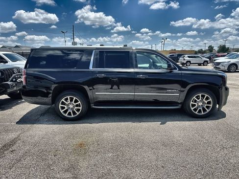 Used 2016 GMC Yukon XL Denali w/ Open Road Package RWD image 12