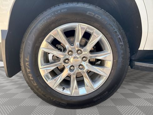 Used 2022 Chevrolet Tahoe LT w/ LT Signature Package AWD/4WD image 21