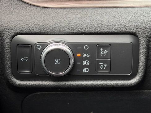 Used 2021 Ford Explorer Limited w/ Equipment Group 301A AWD/4WD image 22