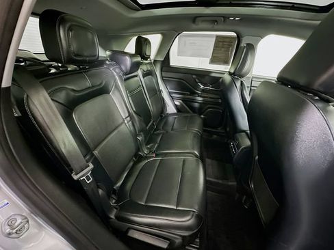 Used 2022 Lincoln Corsair AWD w/ Premium Package image 36