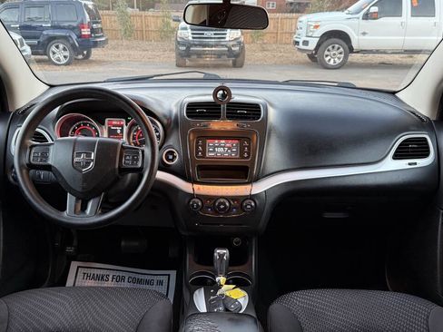 Used 2017 Dodge Journey SXT w/ Comfort/Convenience Group image 21